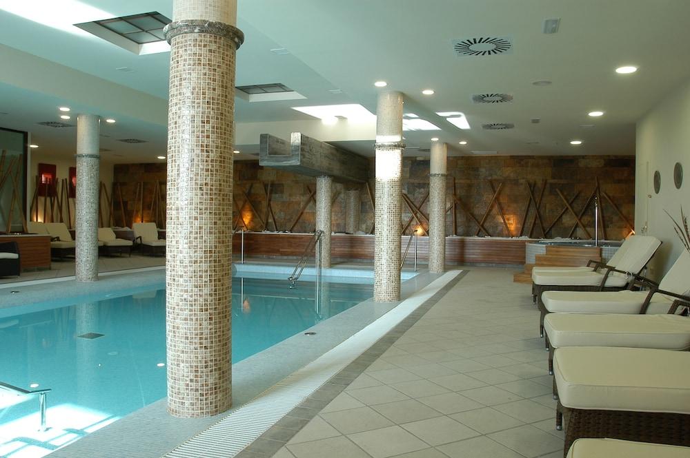 Hospes Palacio De Arenales & Spa Cáceres Exterior photo Spa