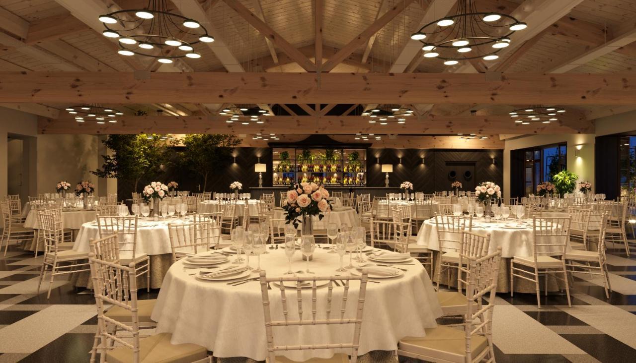 Hospes Palacio De Arenales & Spa Cáceres Exterior photo The interior of the restaurant